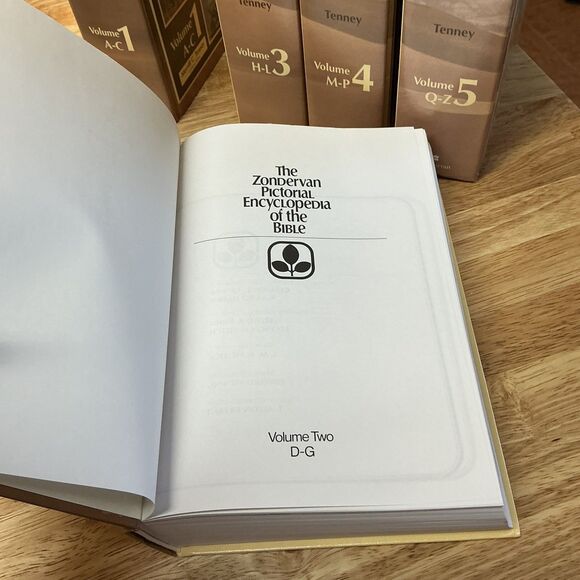 Zondervan Pictorial Encyclopedia of the Bible Volume 1-5 (1975) - Like New - Picture 10 of 16